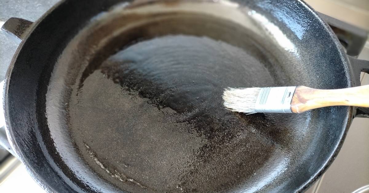 How to Season a Cast Iron Skillet Modern Self Sufficient
