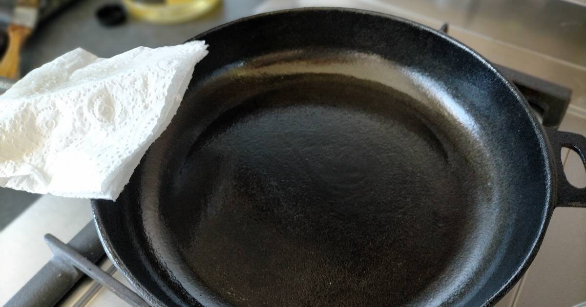 How to Season a Cast Iron Skillet Modern Self Sufficient